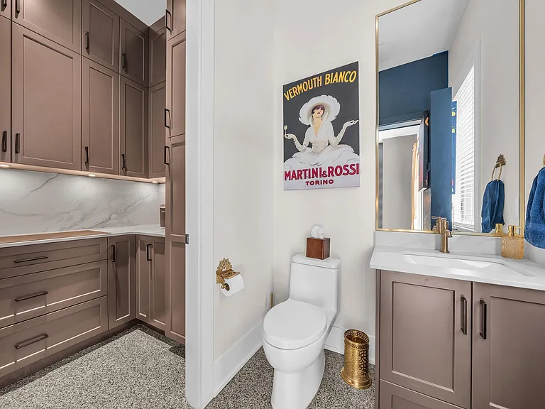 372 Moyne Dr — Photo 31