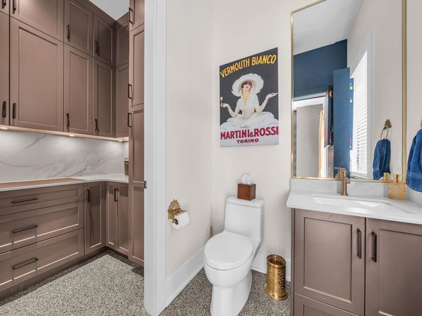 6 bedroom rental in West Vancouver — photo 31