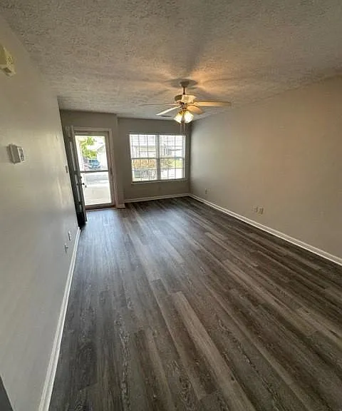724 Pioneer Ln — Photo 5