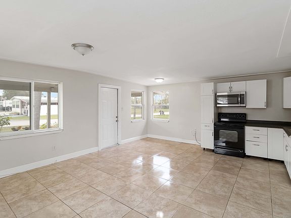 3rd image of 10598 106th Ave N Front 1