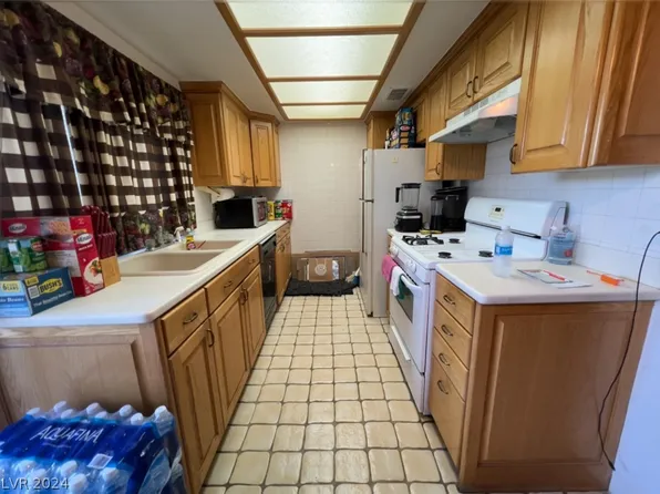1440 Vegas Valley Dr APT 11, Las Vegas, NV 89169