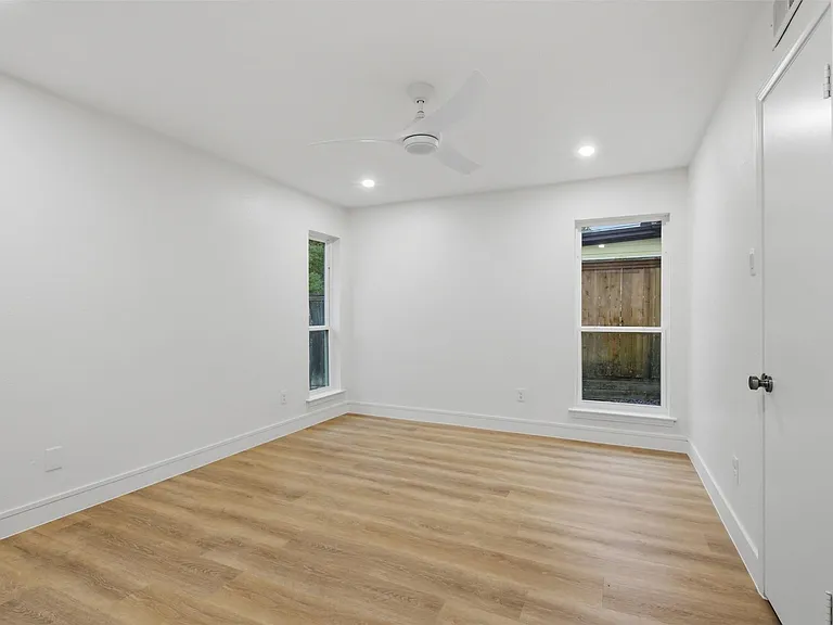 7517 Meadow Oaks Dr — Photo 20