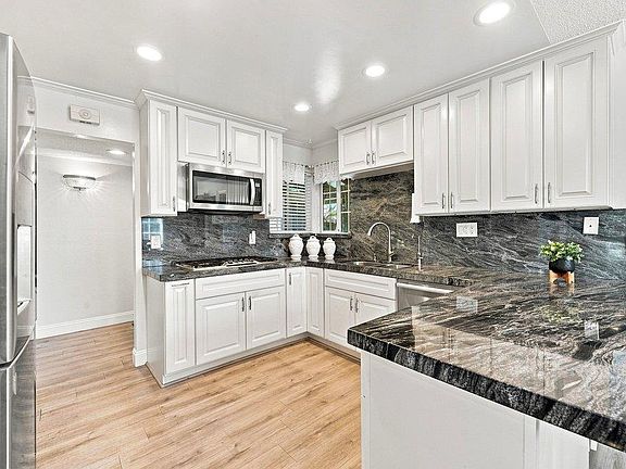 5th image of 2745 Eulalie Dr