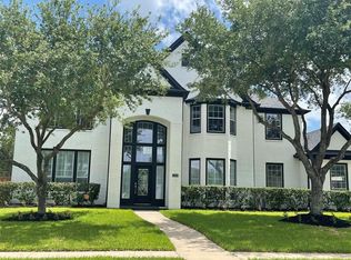 11802 Crescent Bluff Dr, Pearland, TX 77584