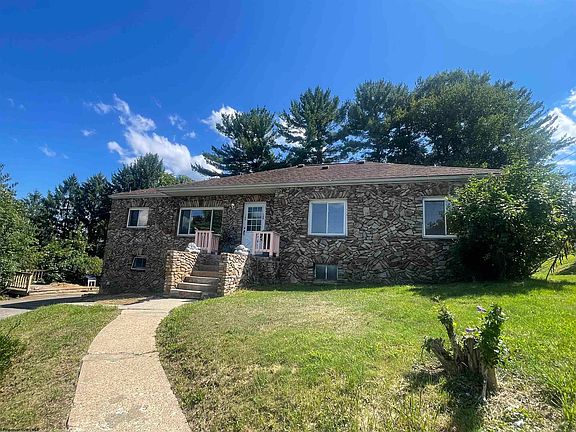 2nd image of 106 Hilltop Dr