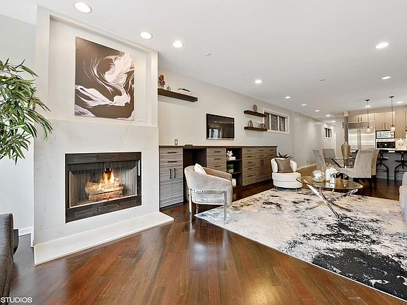 2nd image of 1465 W Grand Ave APT 1