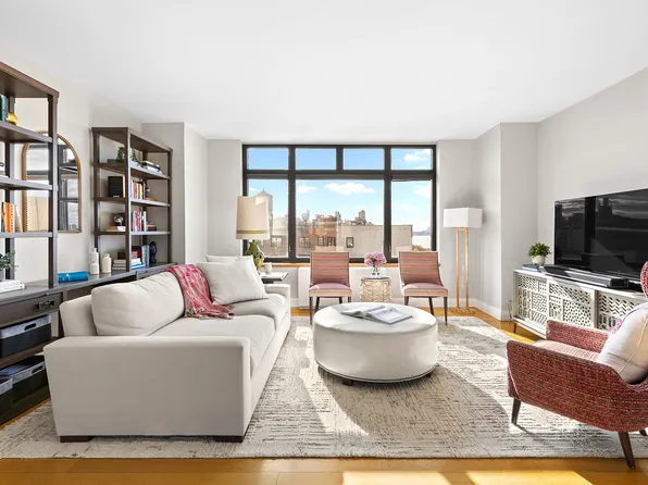 222 Riverside Drive image 2 of 10