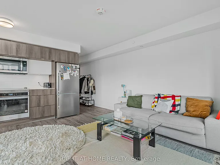 585 Bloor St E #1922 — Photo 8