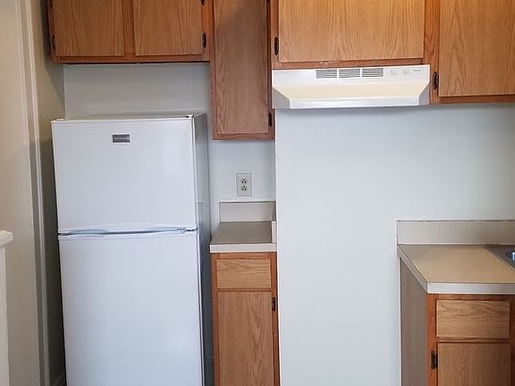 3rd image of 3311 Archwood Ave APT 11
