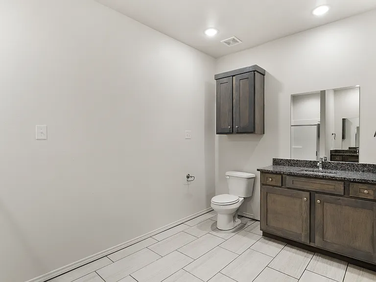 5856 Virginia Ave — Photo 12