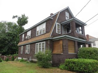 28 Silver St, Greenfield, MA 01301