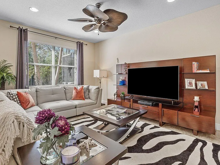 5009 Dulce Ct — Photo 7