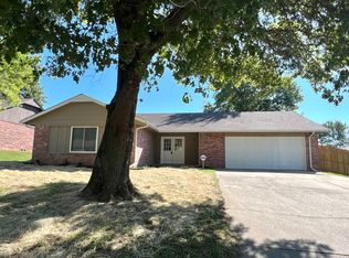 656 S Maywood Dr, Claremore, OK 74017
