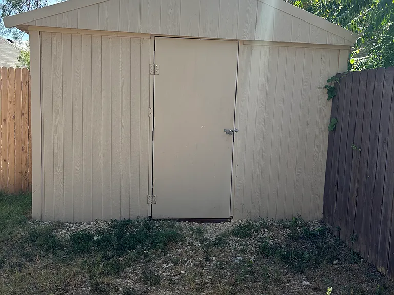 125 S Milton St — Photo 27