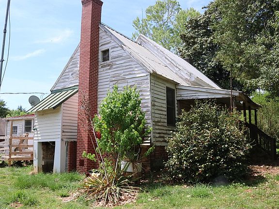 3rd image of 1024 Sulphur Spring Rd