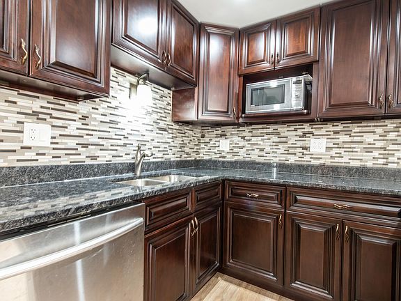 5th image of 5207 N Reserve Ave Unit 2W