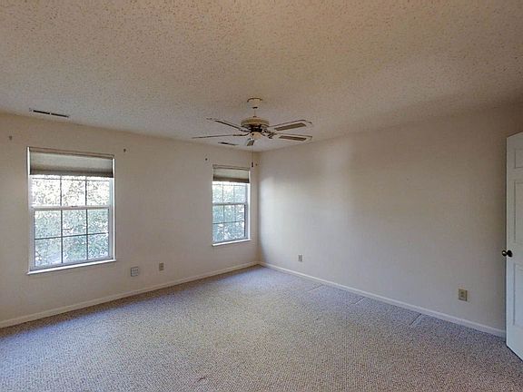 4th image of 5020 Cypress Point Cir APT 202
