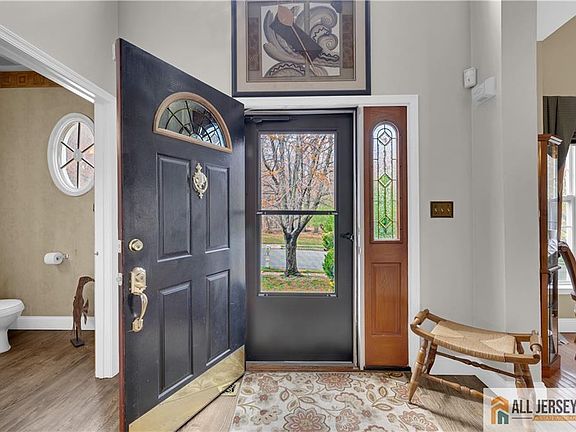 3rd image of 4 Heritage Dr