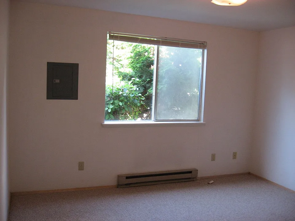 Building Photo 5