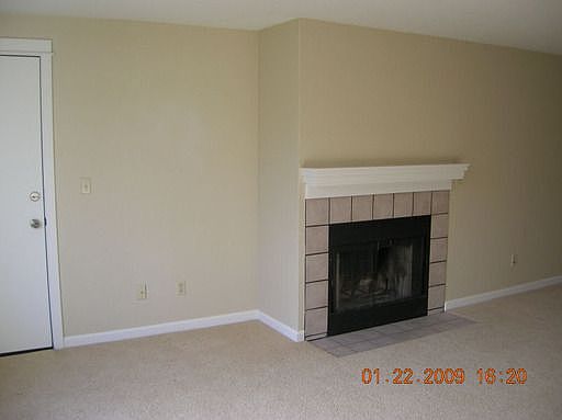 3rd image of 520 SE 157th Ave APT 17