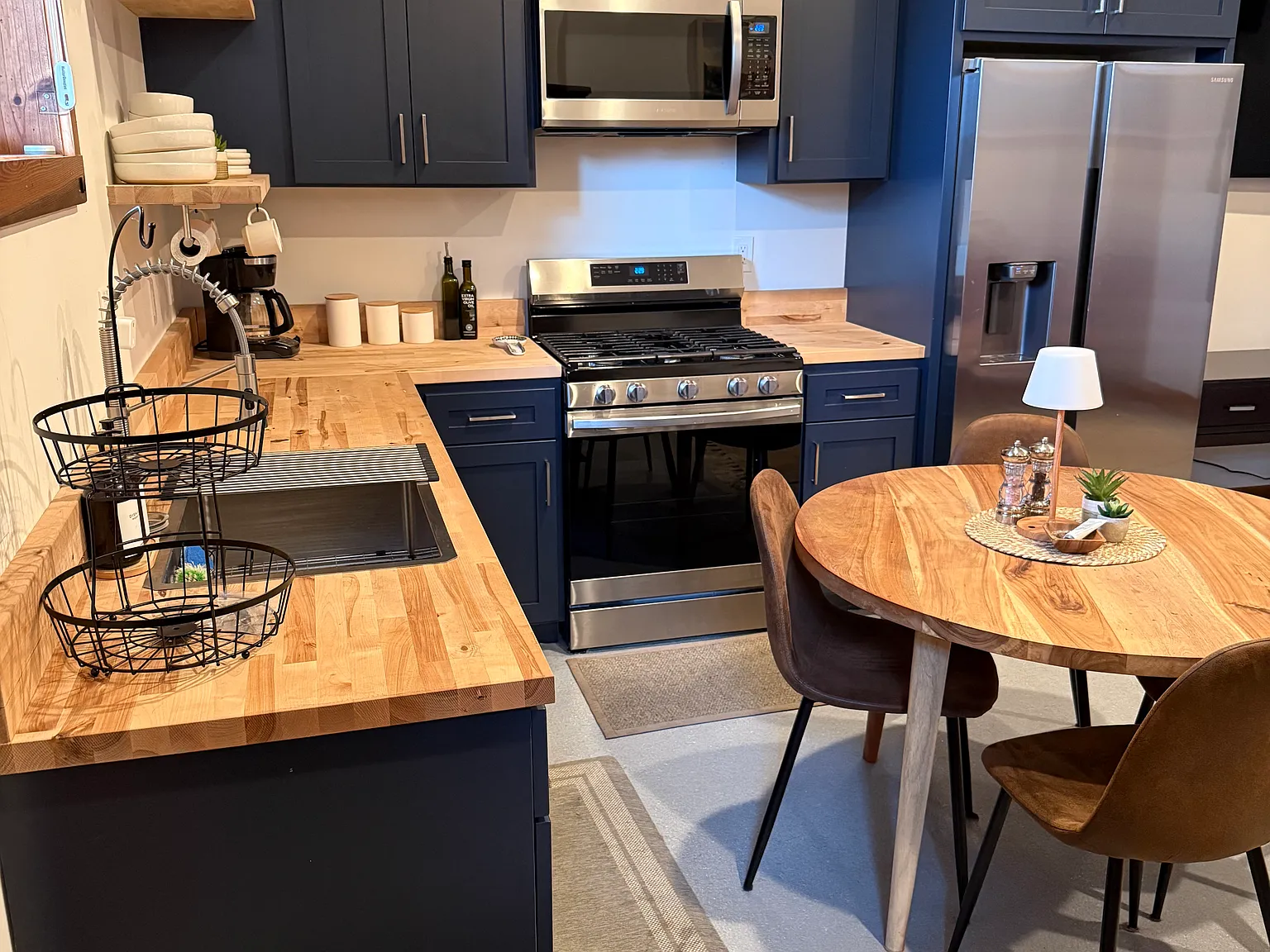 Studio, 450 sqft, $2,200 — Photo 1