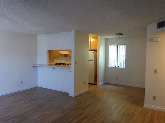 3rd image of 4461 Valeta St #D