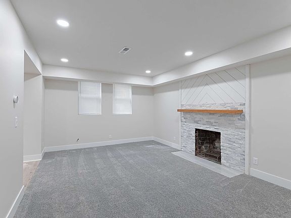 4th image of 1901 D St #17419298