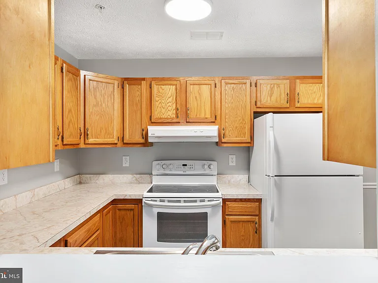 165 Hailey Ln #G3 — Photo 10