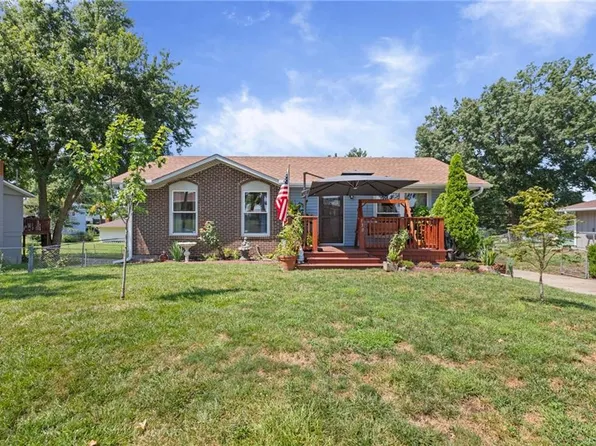130 N 80th Ter, Kansas City, KS 66111