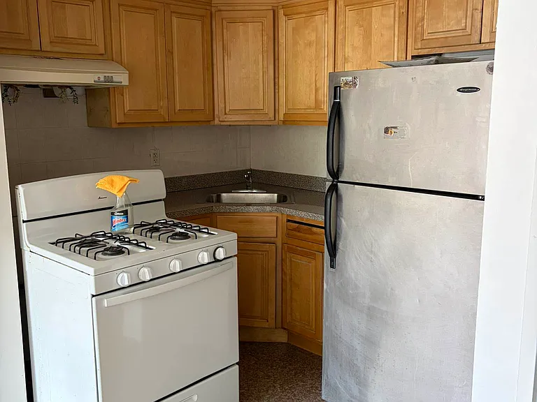 93-11 Lamont Ave #2R — Photo 4