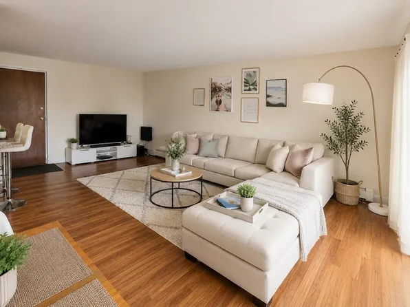 64 Main St APT 45B, Stoneham, MA 02180