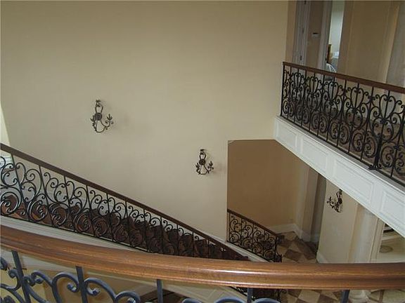 3rd image of 2005 Far Gallant Dr