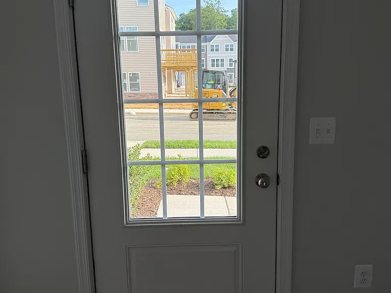 516 Sybil St — Photo 2