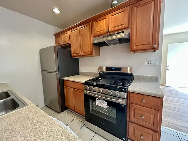 4605 Beethoven St #4605 — Photo 11