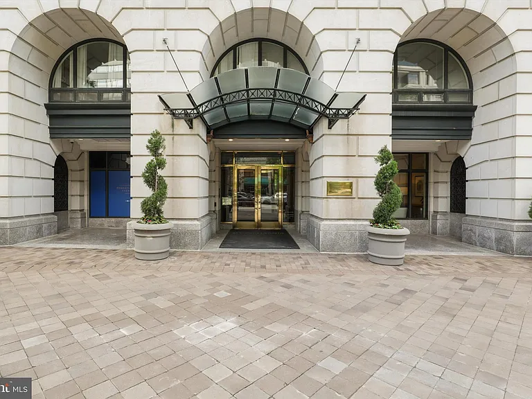 601 Pennsylvania Ave NW #910 — Photo 16