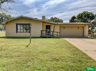 10707 Hilltop Rd, Omaha, NE 68134