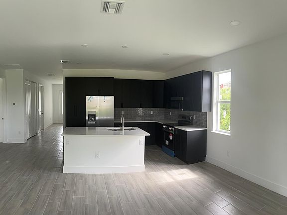 2nd image of 136 Lomas Rd Road