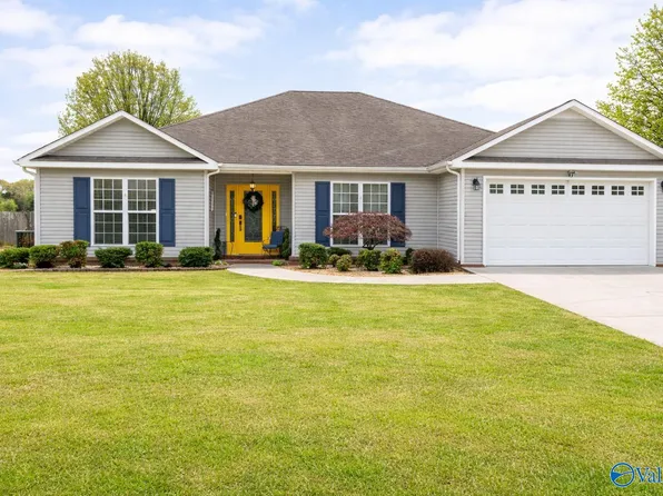 190 Scogin Dr, Tuscumbia, AL 35674