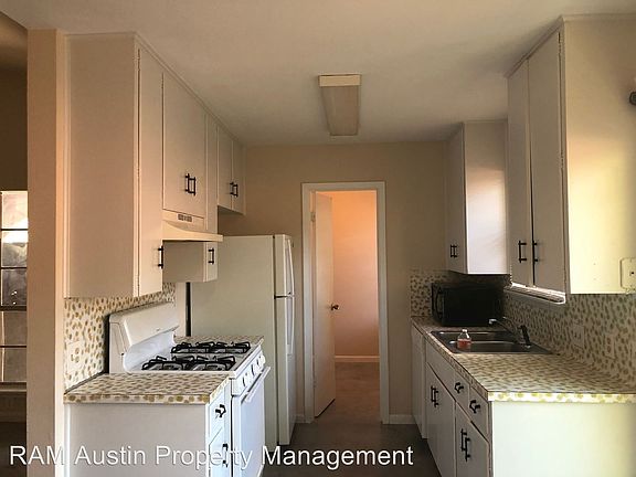 5th image of 1204 Radcliff Dr #A