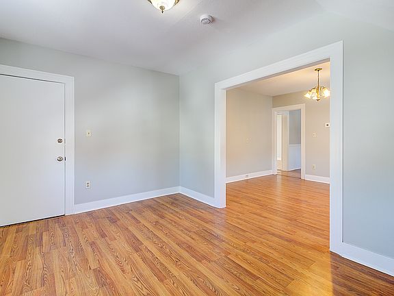 4th image of 25-27 Mary Ave #3