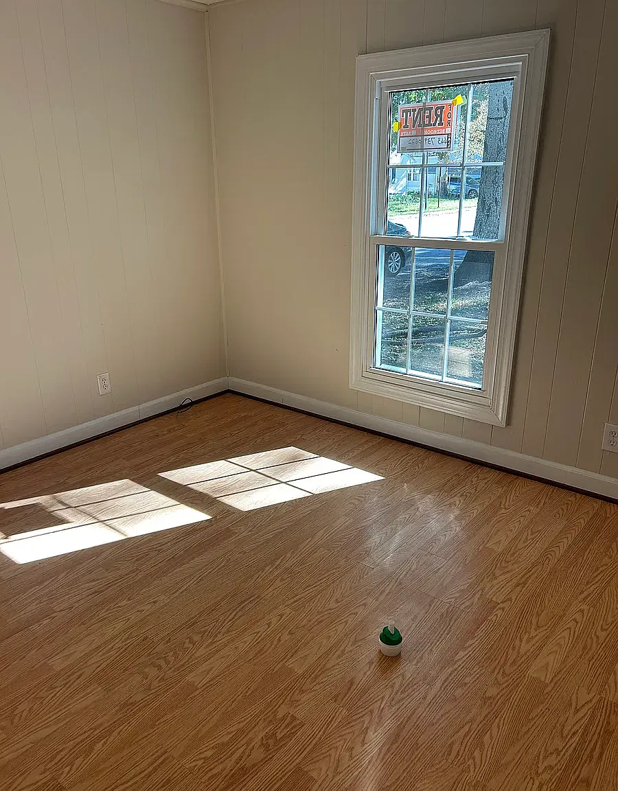 3 bed, 1056 sqft, $2,300 — Photo 4