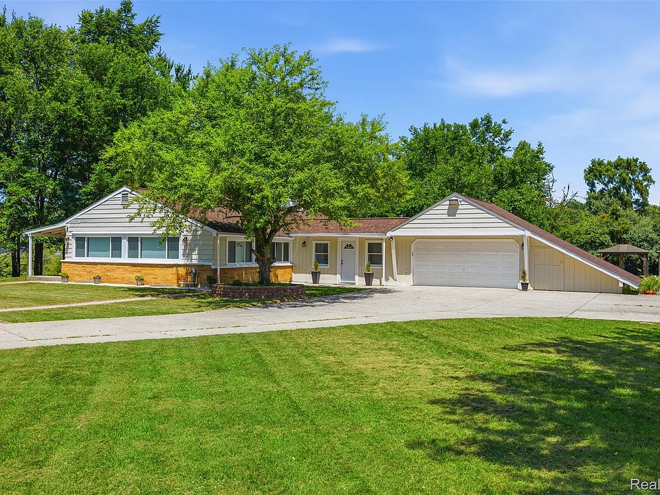 1st image of 8025 Fieldcrest Dr