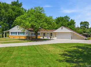 8025 Fieldcrest Dr, Brighton, MI 48116