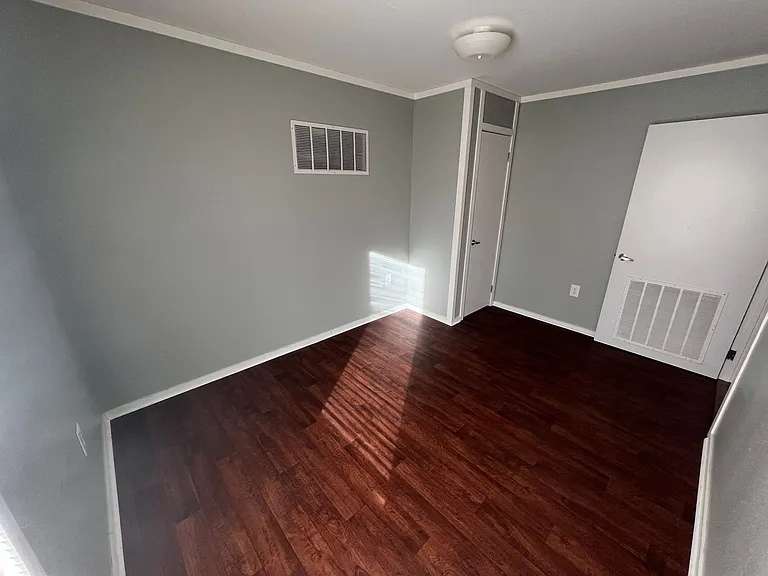 1924 Lake Crest Ln — Photo 23
