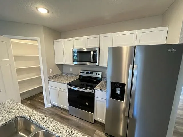 2 bed, 1012 sqft, $1,250 — Photo 3