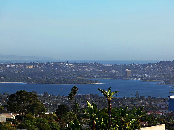 3rd image of 5855 La Jolla Mesa Dr