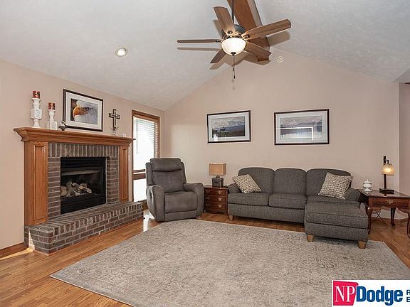4th image of 2105 Aberdeen Dr
