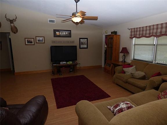 5th image of 2295 Underwood Ave