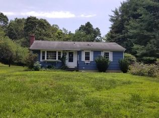 9 Settlers Ln, Sandy Hook, CT 06482