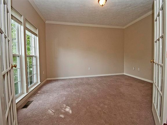 4th image of 160 Hunter Dr